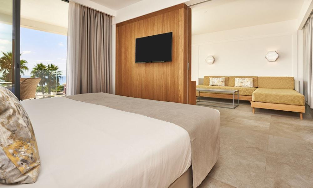 Insotel Punta Prima Prestige Suites&Spa Esterno foto